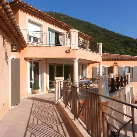 Вилла Splendid In Sur Mer With Heated Pool