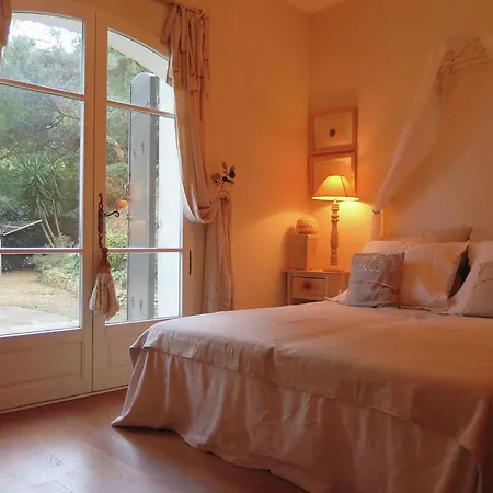 Вилла Splendid In Sur Mer With Heated Pool